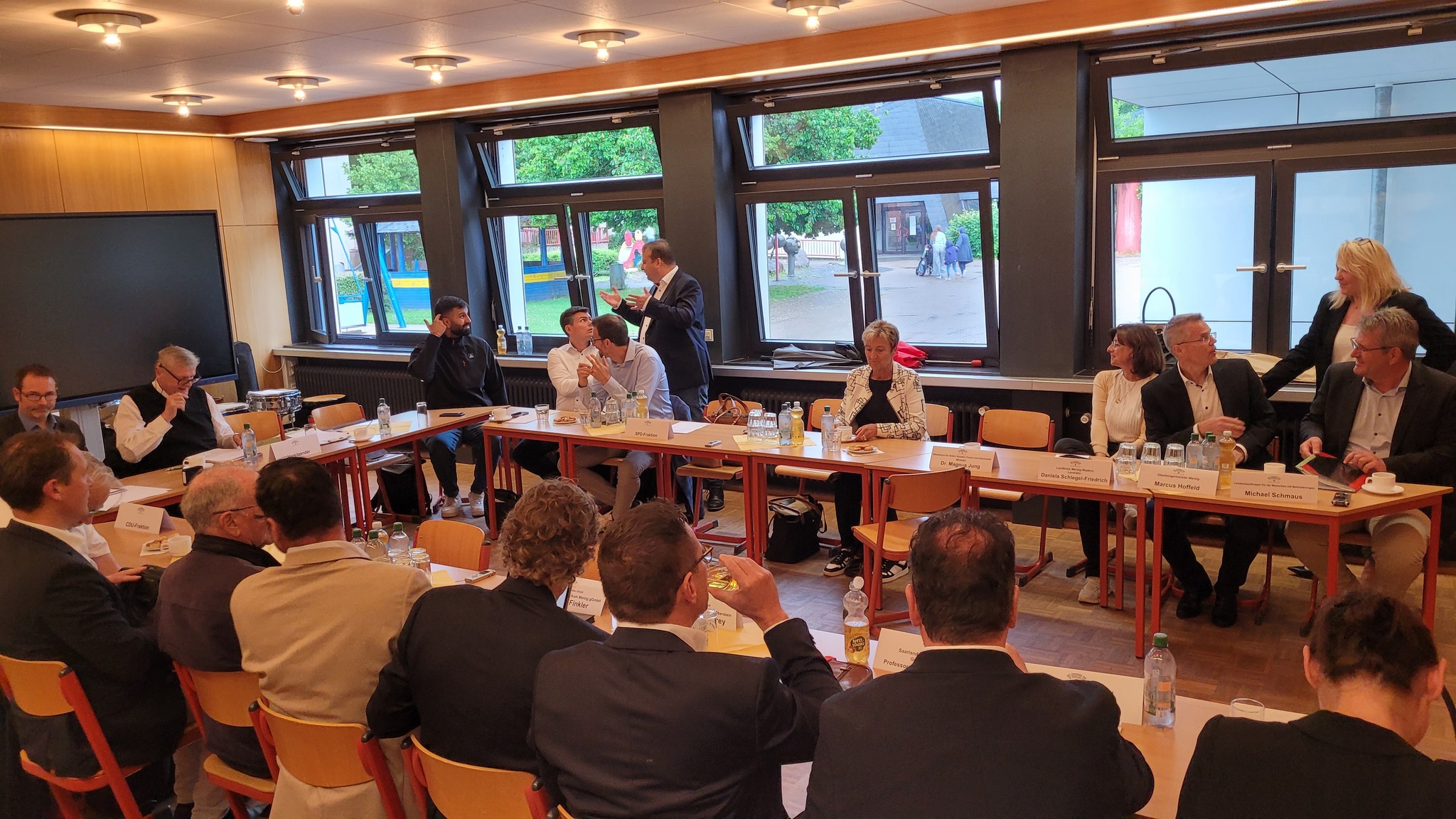 Landtagsausschuss%20Blick%20in%20die%20Runde Landtagsausschuss%20Blick%20in%20die%20Runde